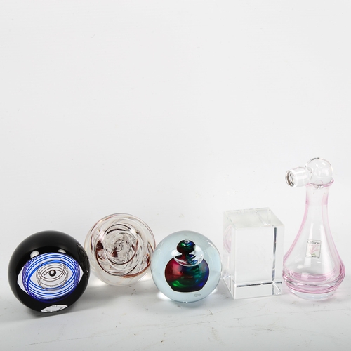 1172 - A group of Studio glass including a Langham Glass House paperweight (5)