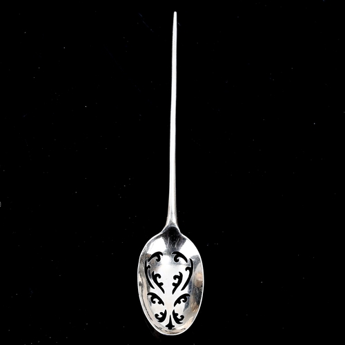 140 - A George II silver Rattail Mote spoon, circa 1750, pierced bowl with pointed terminal, indistinct ma... 