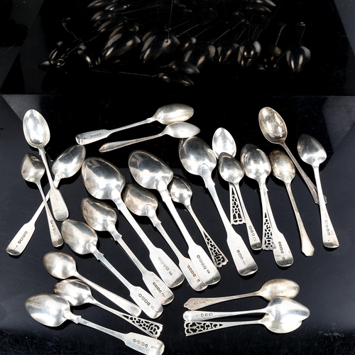 287 - A quantity of various silver spoons, including Georgian Victorian etc, 15.6oz total