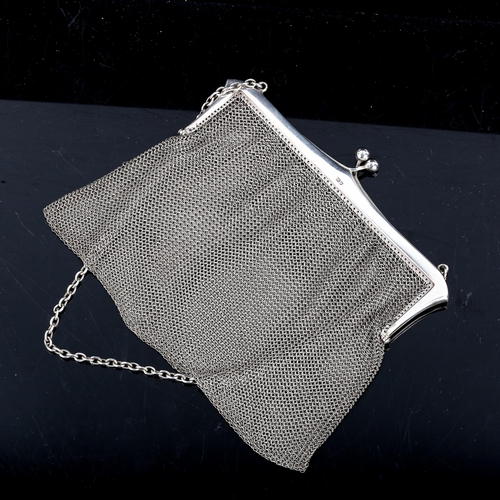 382 - A George V silver-framed lady's chainmail evening purse, maker's marks EC possibly Edwin Culver, hal... 