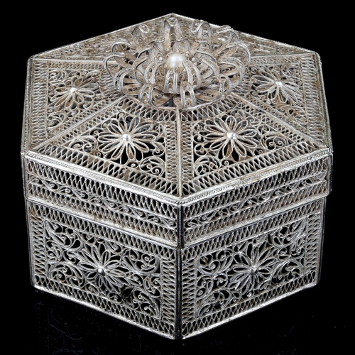 269 - A Chinese hexagonal silver filigree jewel box and cover, with chrysanthemum decoration surrounding c... 