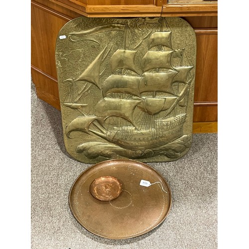 1059 - ***WITHDRAWN*** A group of Arts and Crafts metalware, comprising Newlyn hammered copper tray, diamet... 