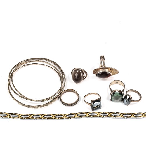 586 - Various jewellery, including bangles, rings, bracelet etc