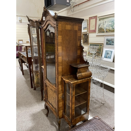 1289 - An ornate 19th century walnut and marquetry inlaid vitrine cabinet, flanked by smaller side cabinets... 