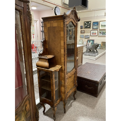 1289 - An ornate 19th century walnut and marquetry inlaid vitrine cabinet, flanked by smaller side cabinets... 