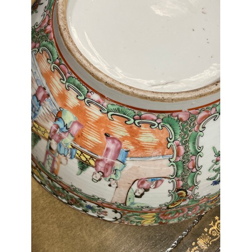 1222 - A Chinese famille rose porcelain bowl, with painted enamel decoration, diameter 30cm