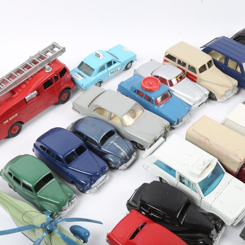 85 - DINKY TOYS - a group of Vintage diecast model cars and vans (26)