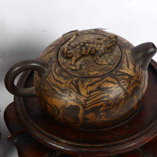 553 - Studio pottery teapot, Chinese lizard teapot, miniature ceramics etc