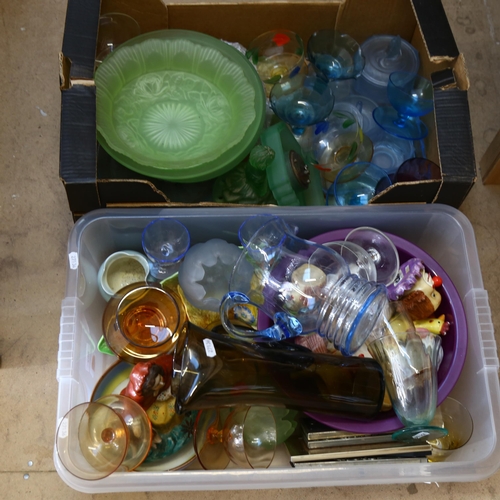 902 - 2 boxes of decorative Vintage glassware