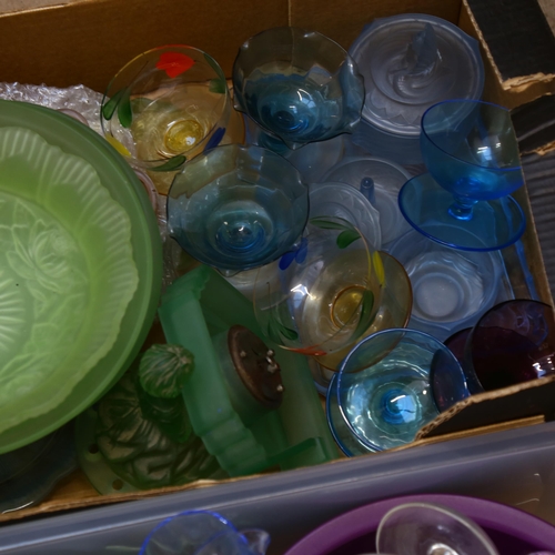 902 - 2 boxes of decorative Vintage glassware