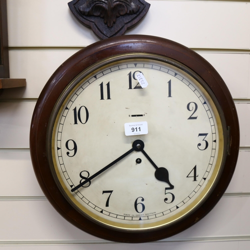 911 - A mahogany-cased wall clock, diameter 38cm overall