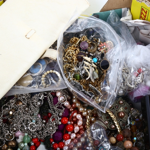 1095 - A large quantity of various costume jewellery, wristwatches etc (boxful)