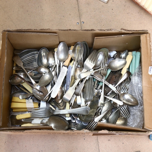 1116 - A quantity of silver plated and stainless steel cutlery (boxful)