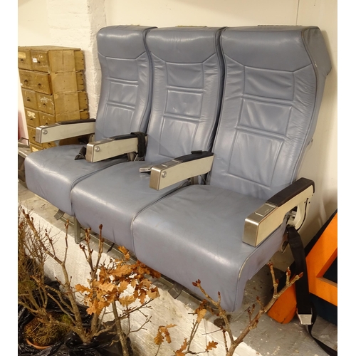 2702 - A row of 3 Vintage aircraft seats, L147cm