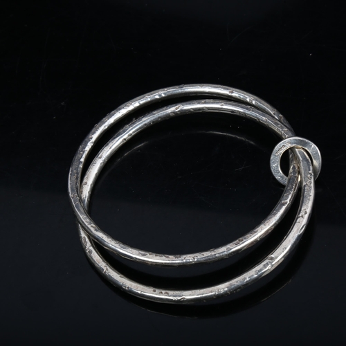 1204 - A modern handmade cast-silver double bangle, textured settings, maker's marks MVW, hallmarks London ... 