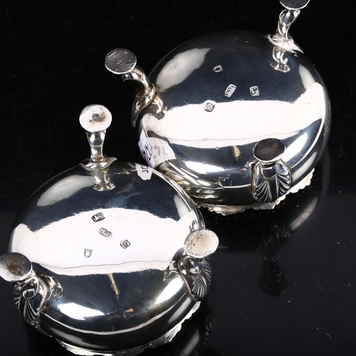 1230 - A pair of 18th century silver table salt cellars, by David Hennell I, hallmarks London 1758, diamete... 