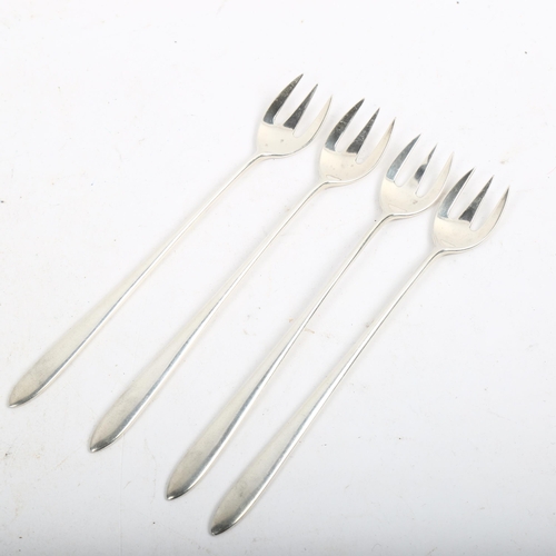 1261 - TIFFANY & CO - a set of 4 American sterling silver pickle forks, length 14cm