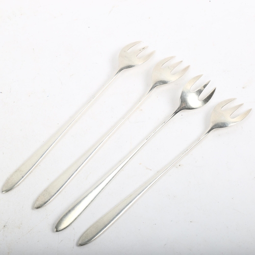 1261 - TIFFANY & CO - a set of 4 American sterling silver pickle forks, length 14cm