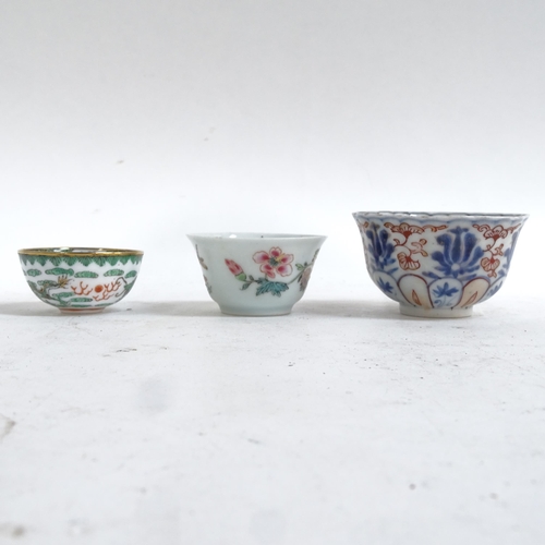 189 - A group of Chinese porcelain bowls, hand painted decoration, largest diameter 17cm (4)