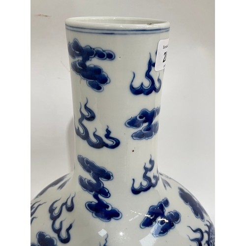 206 - A large Chinese blue and white dragon vase, height 34cm