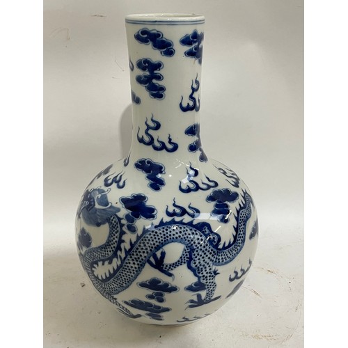 206 - A large Chinese blue and white dragon vase, height 34cm