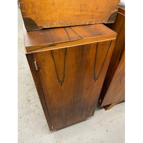 2539 - An Art Deco walnut 2-door sideboard, W121cm, H95cm, D40cm