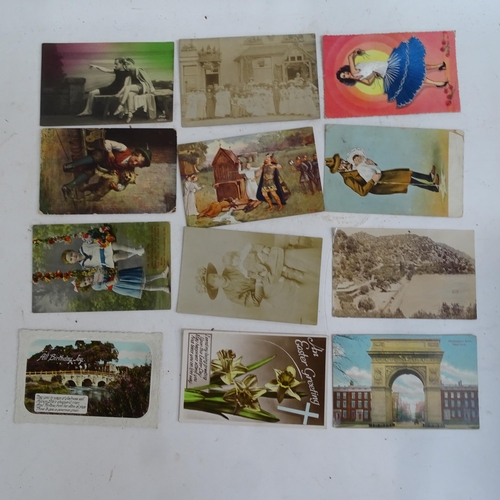 239 - A quantity of Vintage loose postcards, including topographical (boxful)