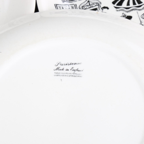 1555 - 6 Parisienne pattern dinner plates, together with 2 smaller plates (8), largest diameter 25.5cm