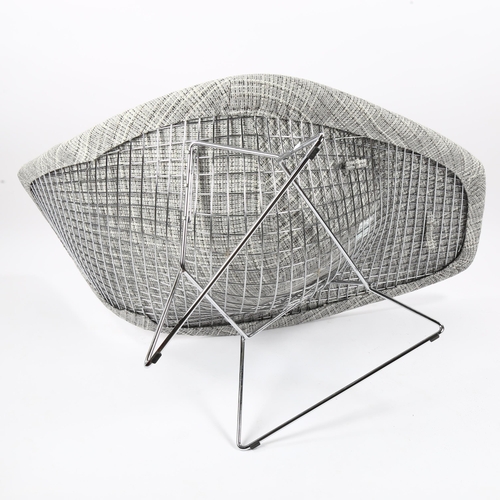 1600 - HARRY BERTOIA by Knoll Studios, a 1952 designed  asymmetrical chaise /lounger, chrome wire frame wit... 