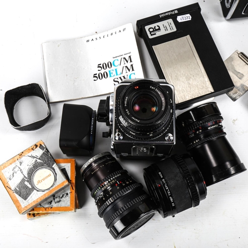 1017 - VICTOR HASSELBLAD - a Vintage Ionic 500C/M single lens reflex camera, with detachable magazine, pris... 