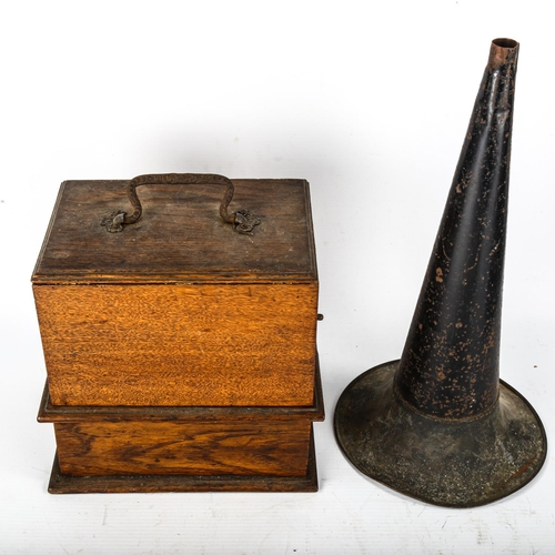 1083 - A Vintage wax cylinder player, late 19th century, in original oak case with original tin horn, no ma... 