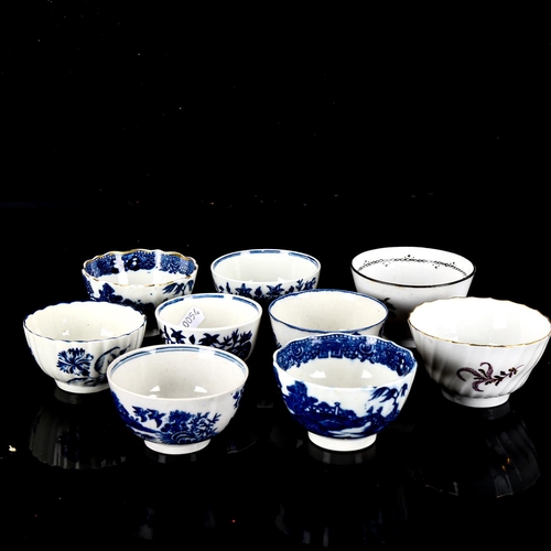 1094 - A group of 18th century porcelain tea bowls (9)