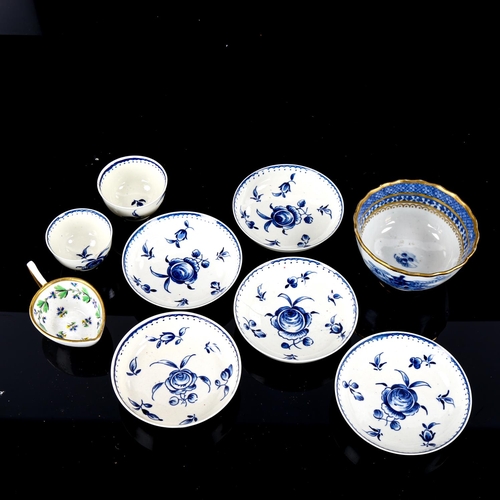 1095 - A group of 18th century blue and white dishes, tea bowls etc (9)