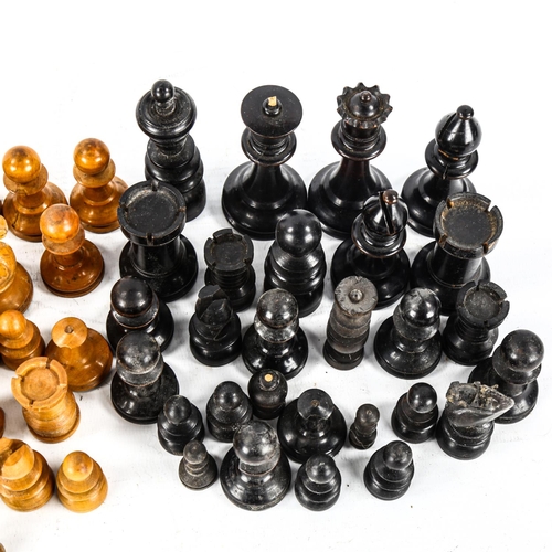 1111 - A quantity of Staunton pattern boxwood and ebony chessmen from various sets, including Jaques, in ma... 