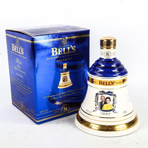 1122 - Bells Extra Special Old Scotch Whisky, 8 Year Old, commemorating 50th Golden Anniversary of the Quee... 