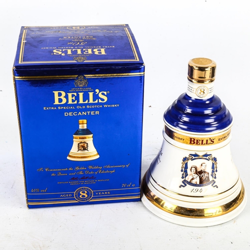 1122 - Bells Extra Special Old Scotch Whisky, 8 Year Old, commemorating 50th Golden Anniversary of the Quee... 