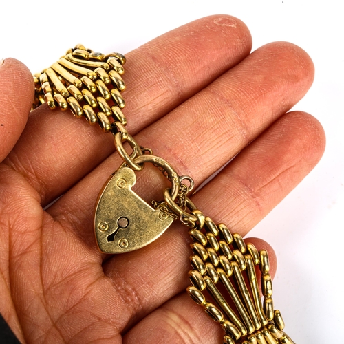 107 - An 18ct gold gate link bracelet, with 18ct heart padlock clasp, hallmarks London 1905, bracelet leng... 