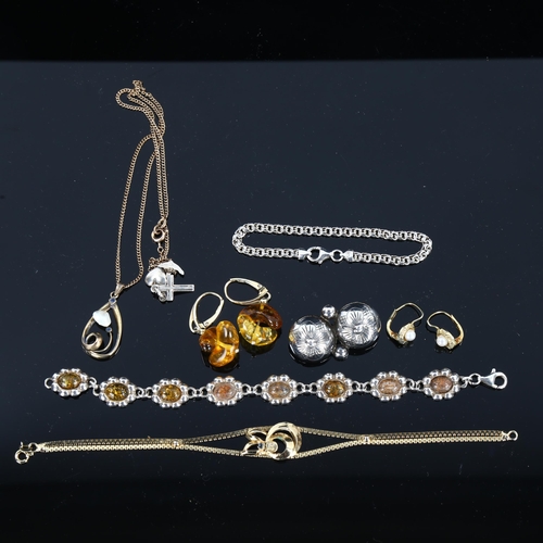 427 - Various jewellery, including 14ct gold pearl earrings, amber earrings etc