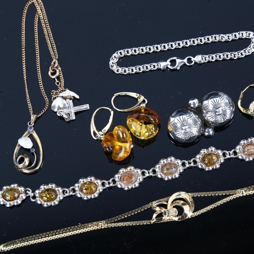 427 - Various jewellery, including 14ct gold pearl earrings, amber earrings etc