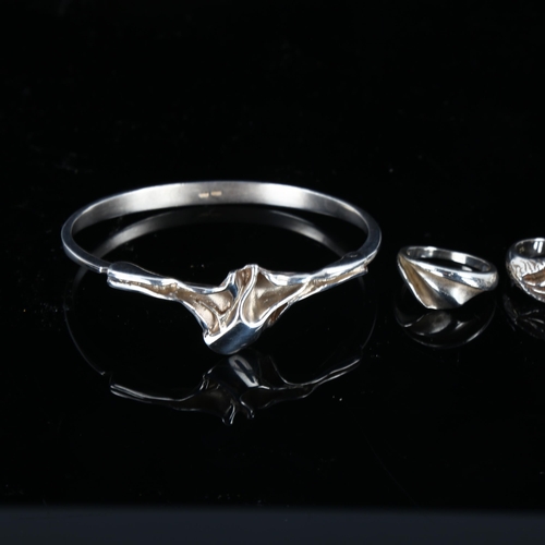 431 - Various Vintage Danish stylised sterling silver fold jewellery, comprising 4 x rings, and 1 x bracel... 