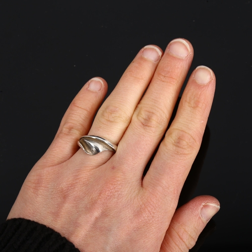 431 - Various Vintage Danish stylised sterling silver fold jewellery, comprising 4 x rings, and 1 x bracel... 