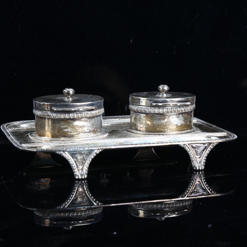 469 - A George V silver deskstand, with 2 fitted glass inkwells, pen trays and gadrooned rim, by Goldsmith... 