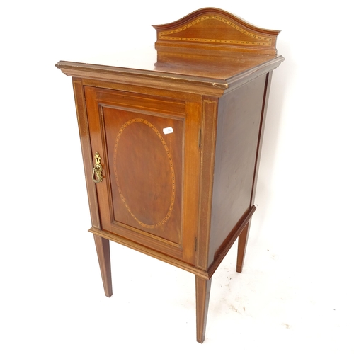 2061 - An Edwardian mahogany and satinwood-strung pot cupboard, W40cm, H80cm, D37cm