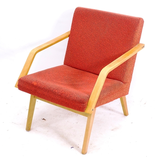 2137 - A mid-century lounge chair with bentwood arms