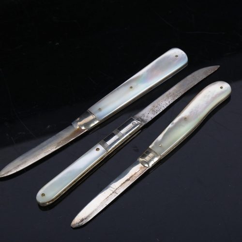 163 - 3 mother-or-pearl handled fruit knives, including 2 wiht silver blades (3)