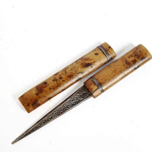 184 - A small Japanese steel dagger and scabbard, blade length 12cm