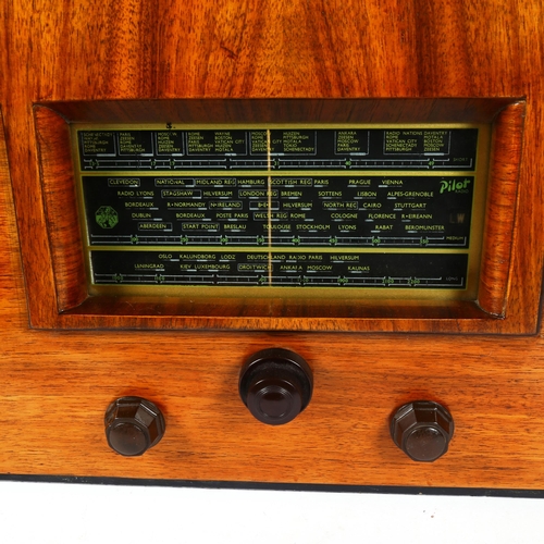 306 - A large Vintage Pilot valve radio