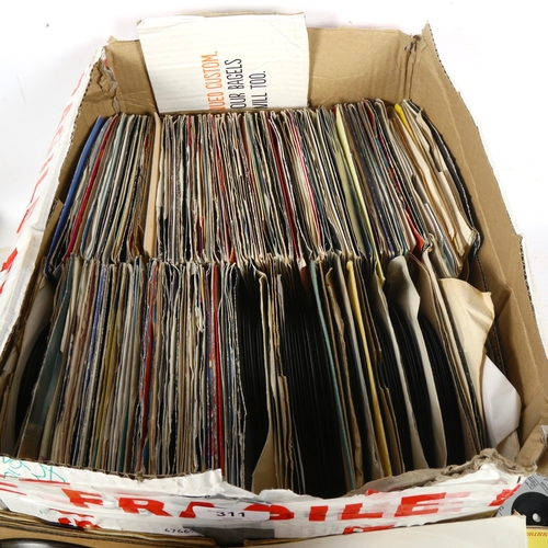 311 - A large quantity of vinyl 45s and singles (boxful)