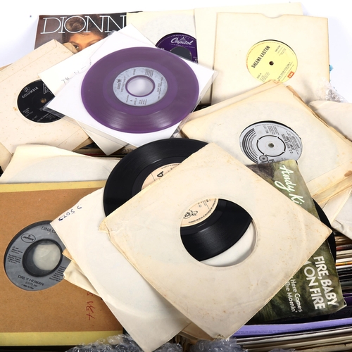 314 - A large quantity of vinyl 45s and singles (boxful)