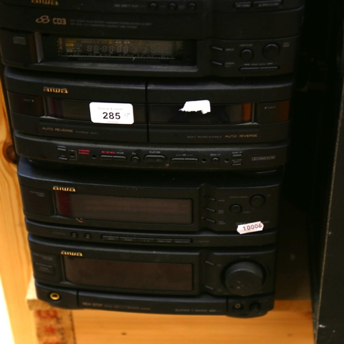 325 - AIWA - stacking Hi-Fi system and pair of speakers